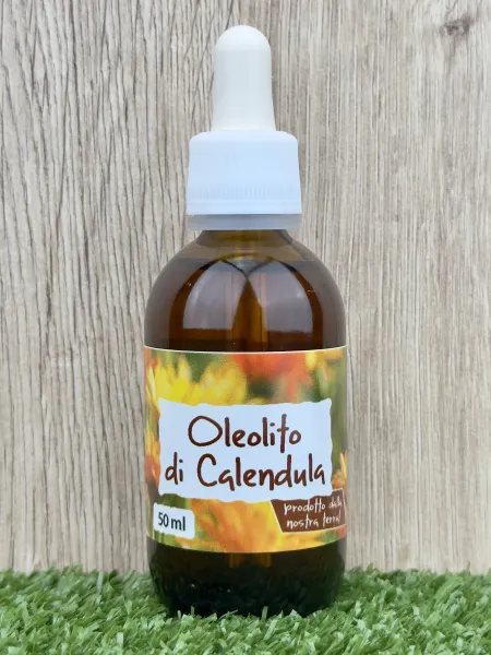Olio di Elicriso, ottenuto tramite macerazione (Oleolito Elicriso)